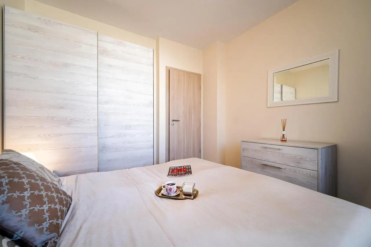 Апартаменты Summertime In Varna South Bay Beach Residence