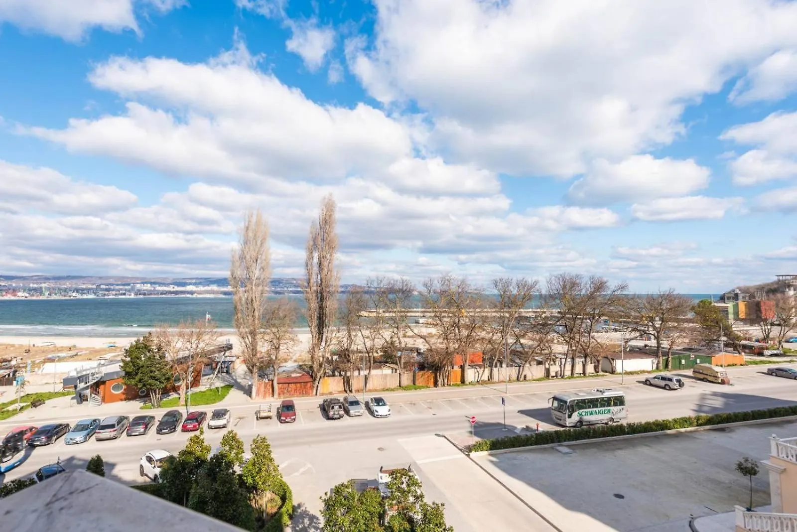 Апартаменты Summertime In Varna South Bay Beach Residence